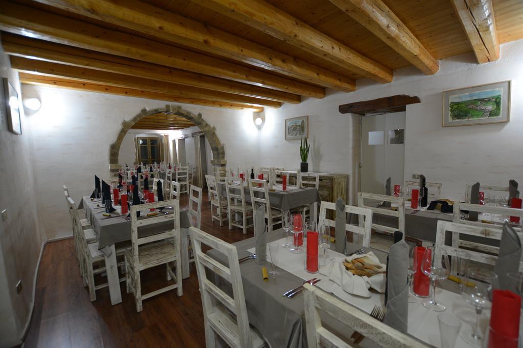 Abas Ristorante Pizzeria Affittacamere Ales Extérieur photo