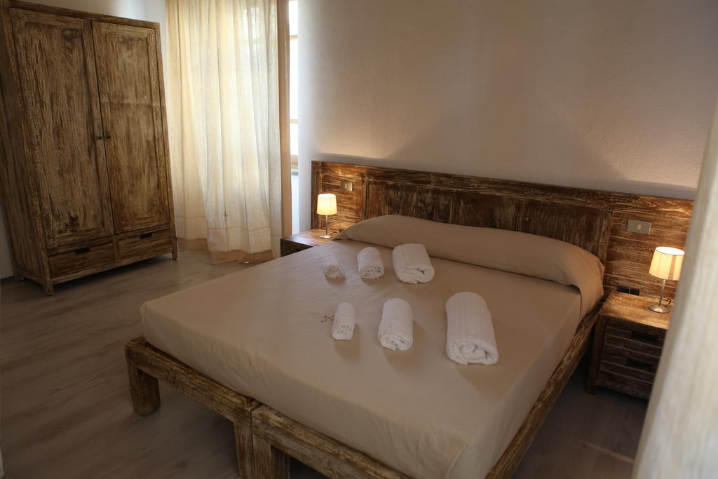 Abas Ristorante Pizzeria Affittacamere Ales Chambre photo