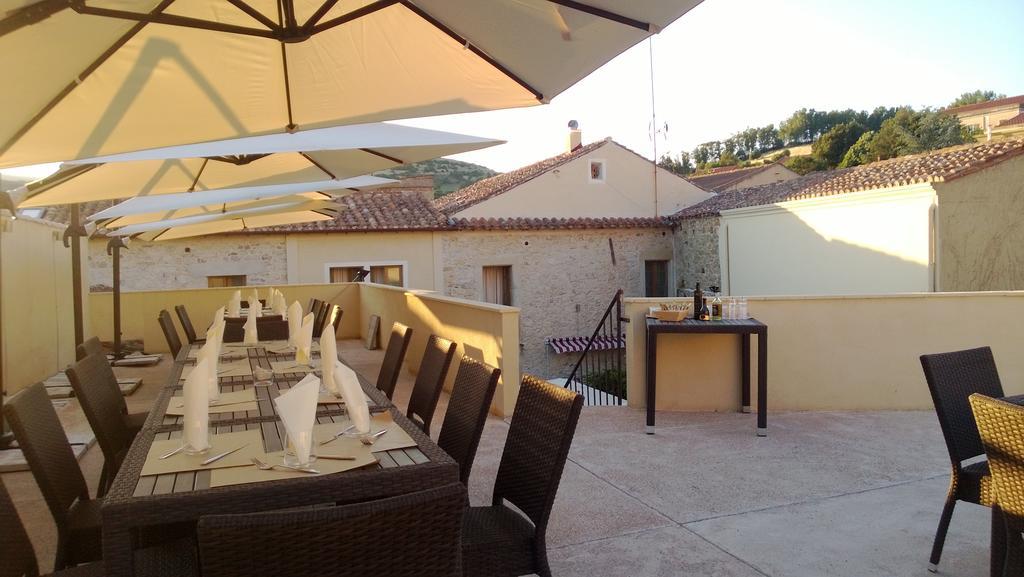 Abas Ristorante Pizzeria Affittacamere Ales Extérieur photo