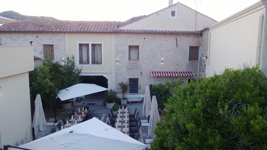 Abas Ristorante Pizzeria Affittacamere Ales Extérieur photo